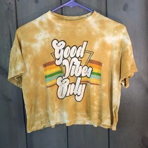 2 good vibes only shirts